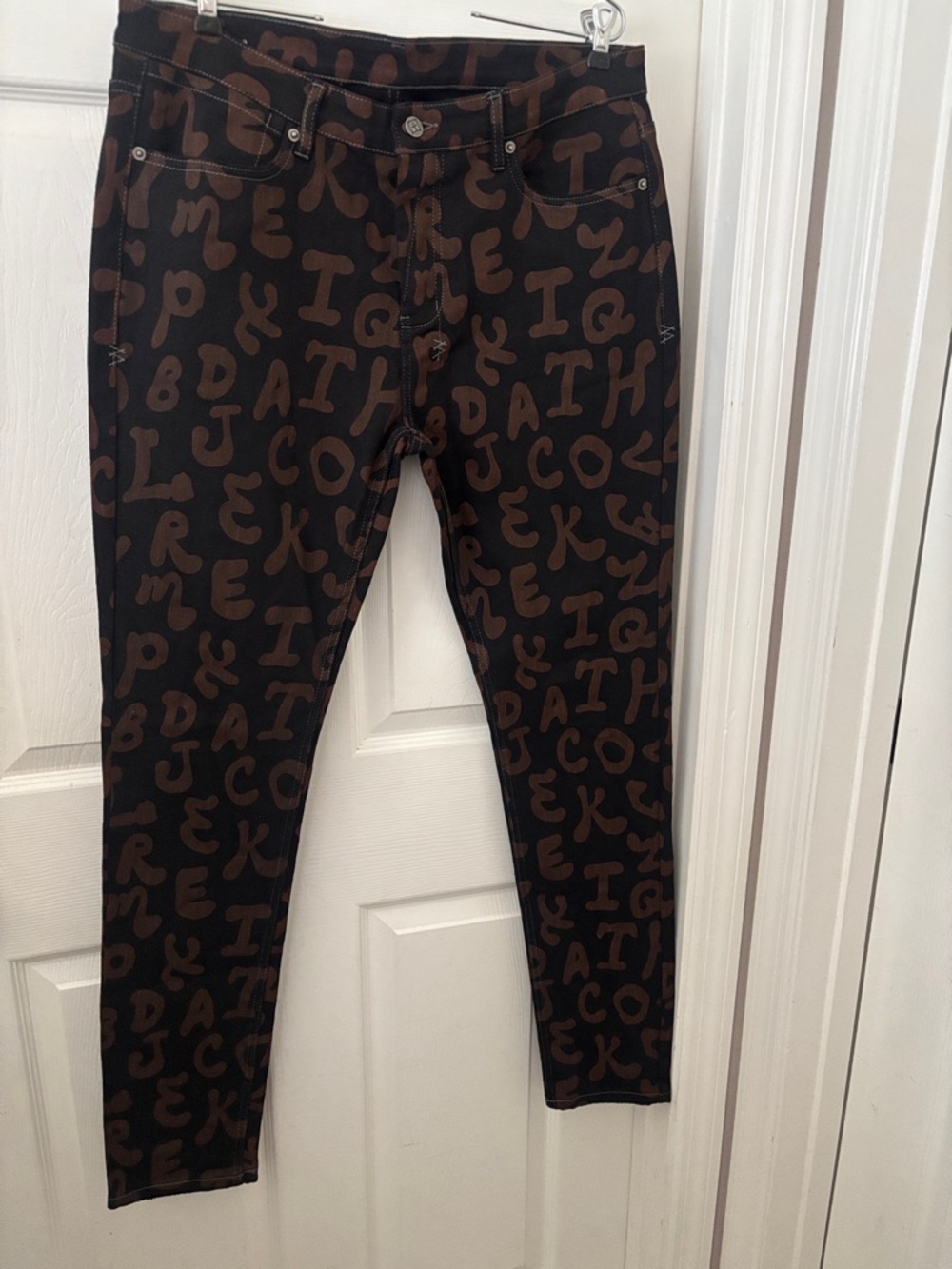 Men's Black & Brown Graphic Print Jeans